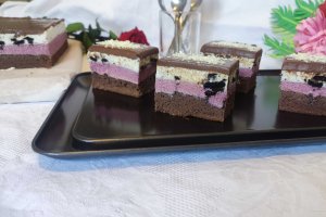 Desert prajitura cu cirese si biscuiti oreo