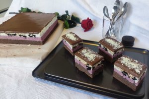 Desert prajitura cu cirese si biscuiti oreo