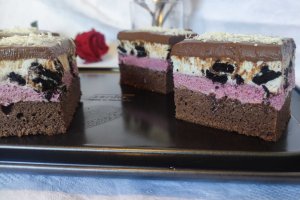 Desert prajitura cu cirese si biscuiti oreo