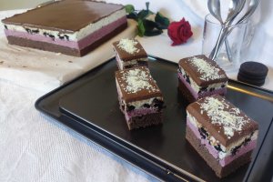 Desert prajitura cu cirese si biscuiti oreo