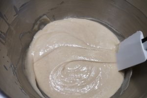 Desert tort cu namelaka de ciocolata si jeleu de zmeura