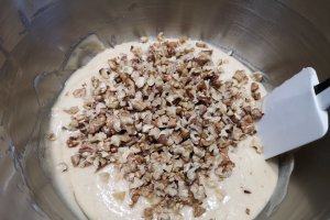 Desert tort cu namelaka de ciocolata si jeleu de zmeura