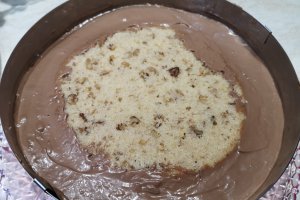 Desert tort cu namelaka de ciocolata si jeleu de zmeura