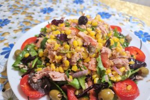 Salata mediteraneana de ton