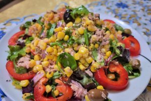 Salata mediteraneana de ton
