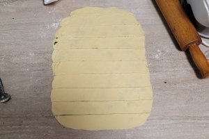Covrigi cu unt si cascaval