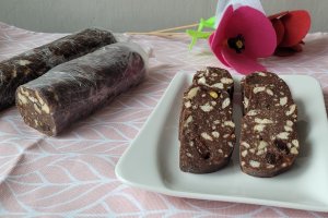 Salam de biscuiti, o reteta delicioasa pe gustul tuturor