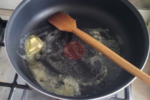 Orez cremos cu piept de pui in sos