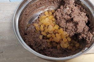 Desert melci cu nuca din aluat de cozonac