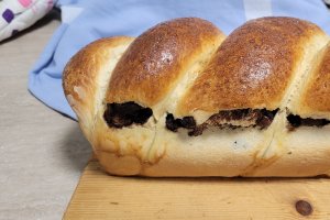 Desert melci cu nuca din aluat de cozonac