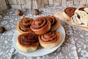 Desert melci cu nuca din aluat de cozonac
