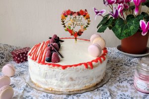 Desert tort aniversar cu crema de mascarpone si fructe - reteta cu nr. 1100