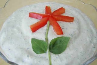 Crema de branza cu ardei si verdeata