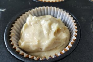 Desert briose pufoase cu zmeura proaspata