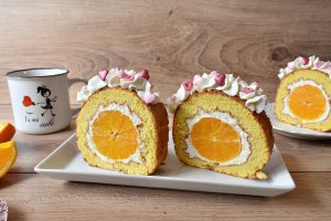 Desert rulada cu portocale, frisca si crema de branza