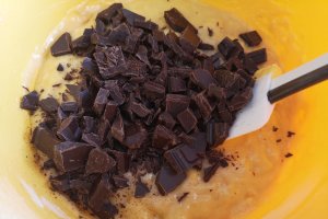 Desert chec cu banane, ciocolata si migdale
