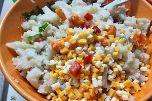 Salata de conopida cu branza Cheddar si orez