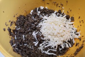 Aperitiv tarta cu bureti si mozzarella