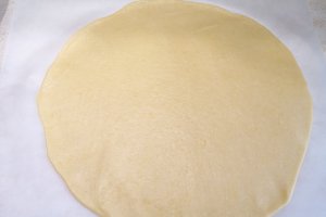 Aperitiv tarta cu bureti si mozzarella