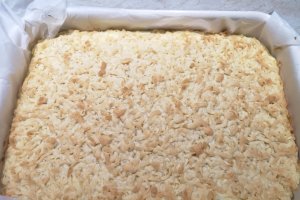 Desert prajitura cu branza si crumble