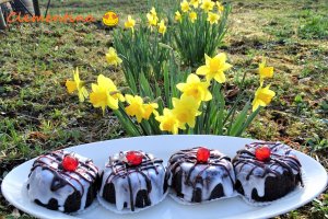 Desert prajituri de post, cu glazura de fondant