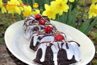 Desert prajituri de post, cu glazura de fondant