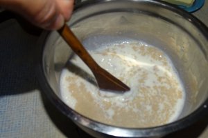 Desert gogosi pufoase si cu gaura la purtator