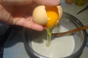 Desert gogosi pufoase si cu gaura la purtator
