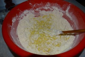 Desert gogosi pufoase si cu gaura la purtator