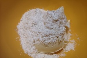 Desert prajitura cu zmeura, piersici si piscoturi