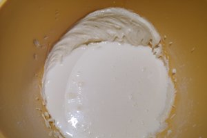 Desert prajitura cu zmeura, piersici si piscoturi
