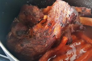 Spata de miel confiata in cidru