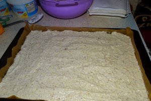 Desert prajitura cu frisca si gem de caise