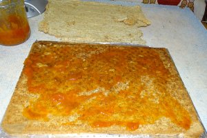 Desert prajitura cu frisca si gem de caise