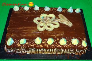 Desert prajitura cu frisca si gem de caise