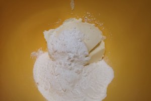 Desert cheesecake cu capsuni si ciocolata