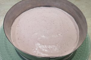 Desert cheesecake cu capsuni si ciocolata