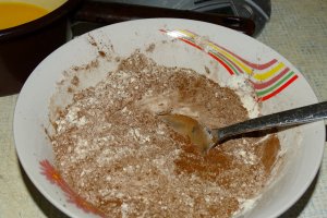 Desert prajitura marmorata cu zmeura si ciocolata alba