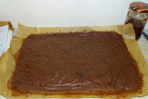 Desert prajitura marmorata cu zmeura si ciocolata alba