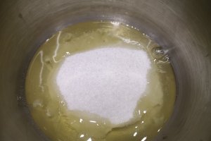 Desert tort unicorn cu capsuni, mure si bezea elvetiana