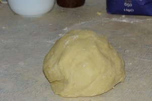 Desert cornulete umplute cu alune de padure