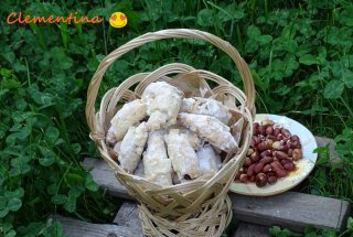 Desert cornulete umplute cu alune de padure