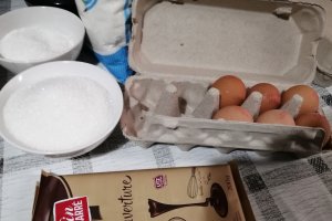 Desert prajitura cu blat din cocos si crema de vanilie