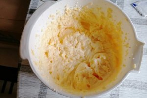 Desert prajitura cu blat din cocos si crema de vanilie
