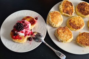 Desert papanasi cu branza si cocos