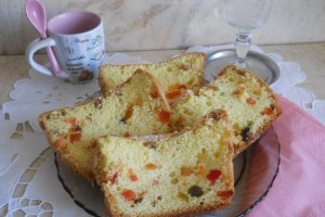 Desert chec foarte aromat, cu fructe confiate