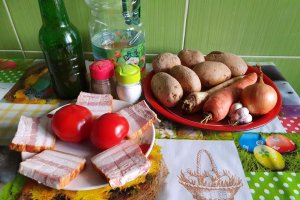 Tocanita de cartofi, cu costita afumata si legume, la tigaie