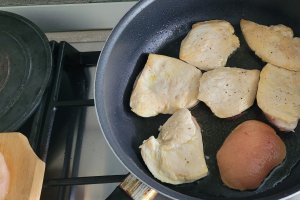 Piept de pui cu spanac in sos de smantana