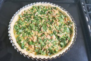Tarta cu sparanghel si ton