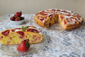 Desert prajitura cu capsuni si iaurt